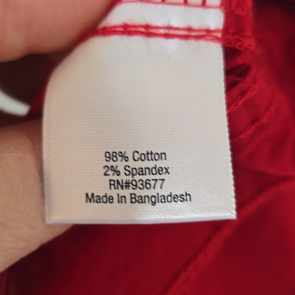 St. John's Bay | NWT Red Cotton Mid Rise Shorts Size 8 - Picture 8 of 9